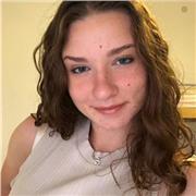 chimica e biologia. studentessa al quinto anno di un istituto tecnico chimico disponibile per aiuto compiti e studio delle materie chimiche e biologia